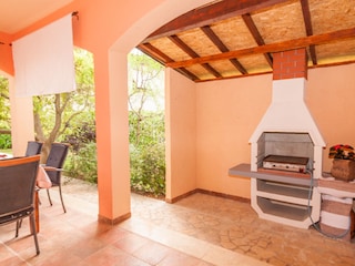 Grillkamin im Terrassenbereich