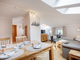 Wohnzimmer mit Eßtisch