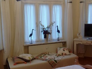 Schlafzimmer mit Fernsehgerät