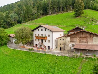 The Oberbrunnhof with the historical old stable