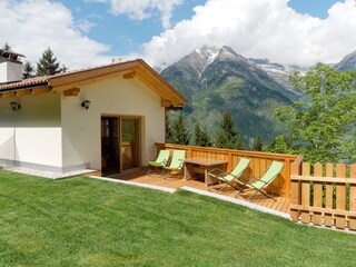 Das fertige Ferienhaus Waldbrunn mit Liegewiese