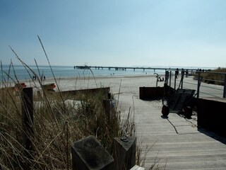 Blick auf die Seebrücke Scharbeutz