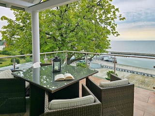 Möblierte Dachterrasse