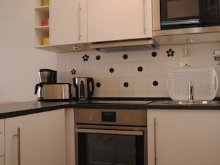 Küche mit vielen Utensilien