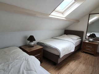 Schlafzimmer 2