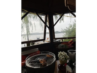 Für alle Ferienwohnungen gibt es den Pavillion am See