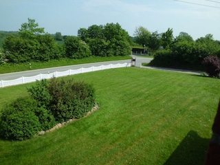 Gartenbereich zur Straße