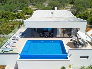 Villa Adrian