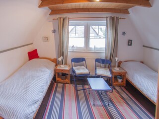 2nd bedroom with the single beds