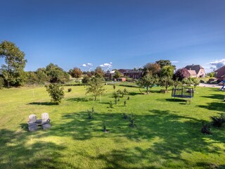 Der 4ha große Garten mit Boltz- und Spielplatz