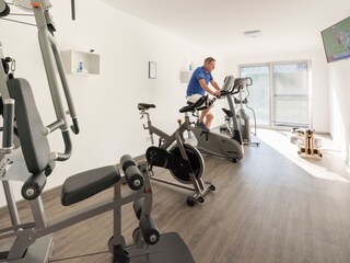 Fitnessraum im Souterrain des Nachbarhauses
