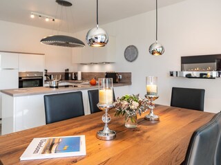 offene und moderne Hochglanzküche