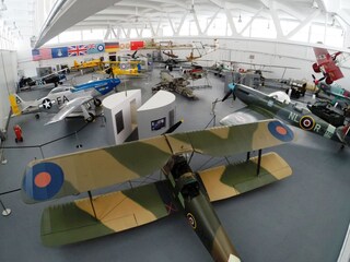 Flugzeugmuseum in direkter Umgebung