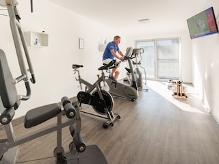 Fitnessraum im Souterrain des Nachbarhauses