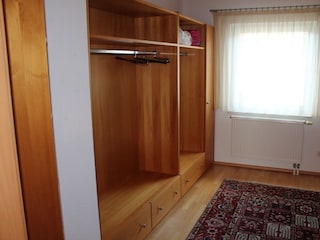 Ankleide zu Schlafzimmer 1