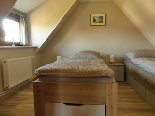 Schlafzimmer 2