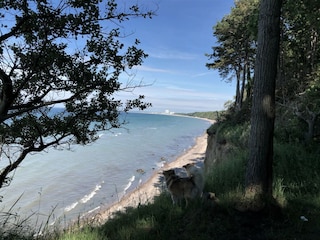 Blick von der Steilküste nach Warnemünde