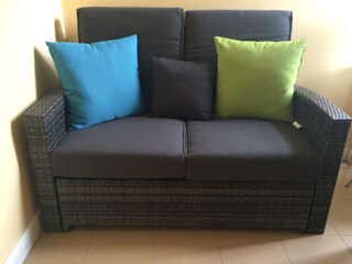 Loungesofa auf Balkon