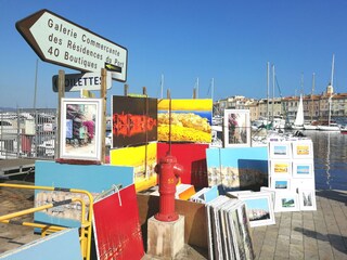 Saint Tropez, art on the promenade