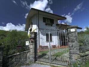 Casa per le vacanze Accogliente casa vacanze con giardino privato - San Marcello Pistoiese - image1