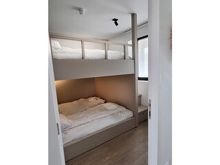 2. Schlafzimmer