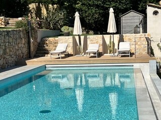 Pool und Pooldusche