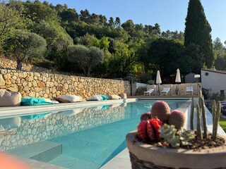 toller großer Pool