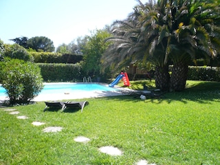 Super Pool und Kinderspielsachen
