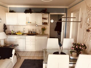 Wohnzimmer mit Küchenzeile
