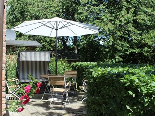 Terrasse mit Strandkorb