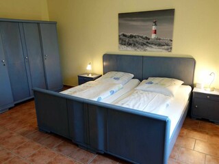 Schlafzimmer mit Doppelbett
