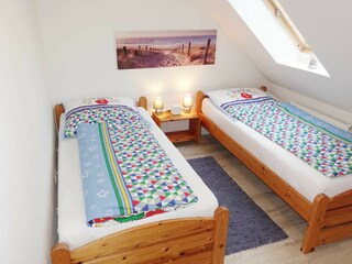 Schlafzimmer 2 mit Einzelbetten