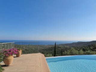 Villa H045 with infinity pool and sea views