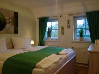 Das Schlafzimmer mit Doppelbett