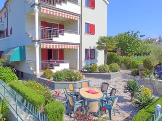 Terrasse der Fewo Bach mit Zugang zum Garten