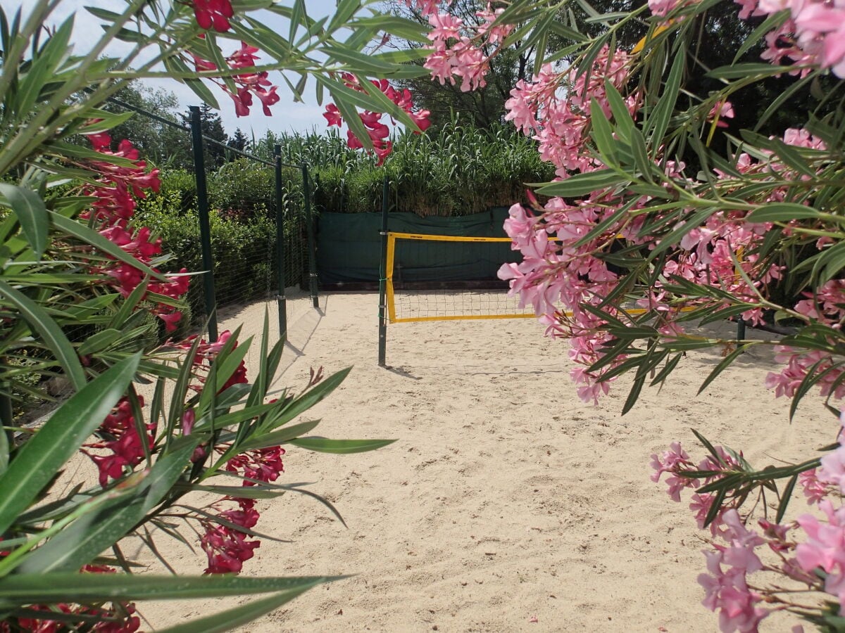 Badminton / Beachvolleyballplatz