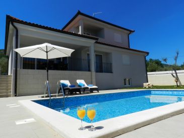 Villa - No title -