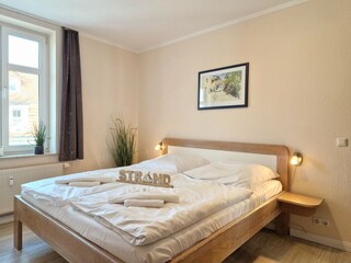 Schlafzimmer mit Doppelbett