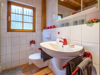 Holzhaus Oberbrändi Badezimmer EG