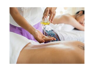 Entspannen Sie bei einer Ayurveda Manualanwendung