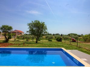 Villa Seve mit privatem Pool, 4km Strand - Medulin - image1