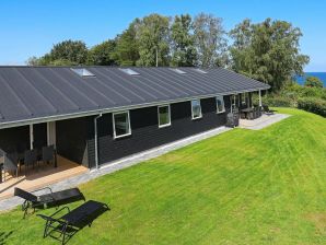 16 Personen Ferienhaus in Allingåbro - Fjellerup Strand - image1