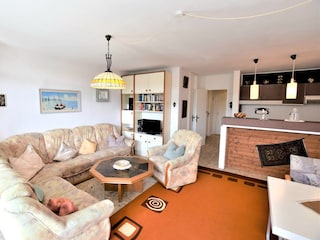 Couch+TV,games,books, hall+wardrobe, barcounter+kitchen