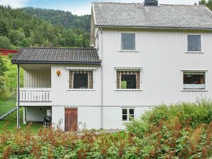 Holiday house 8 person holiday home in VÅGLAND - Tustna - image1