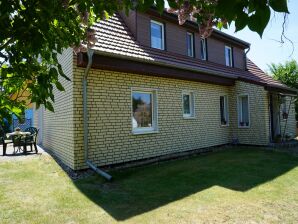 Apartment Geräumige Ferienwohnung mit Garten - Wieck - image1