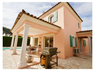 Terrace in front of living -in summer+dining table &BBQ