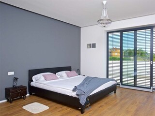 Schlafzimmer 5
