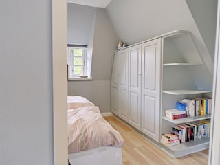 Großes Schlafzimmer im Dachgeschoß