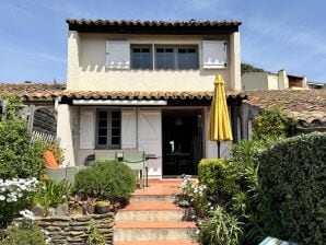 Maison de vacances H55 avec vue sur la mer et terrasse ensoleillée - La Croix Valmer - image1