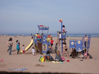 Spielinseln direkt auf dem Strand